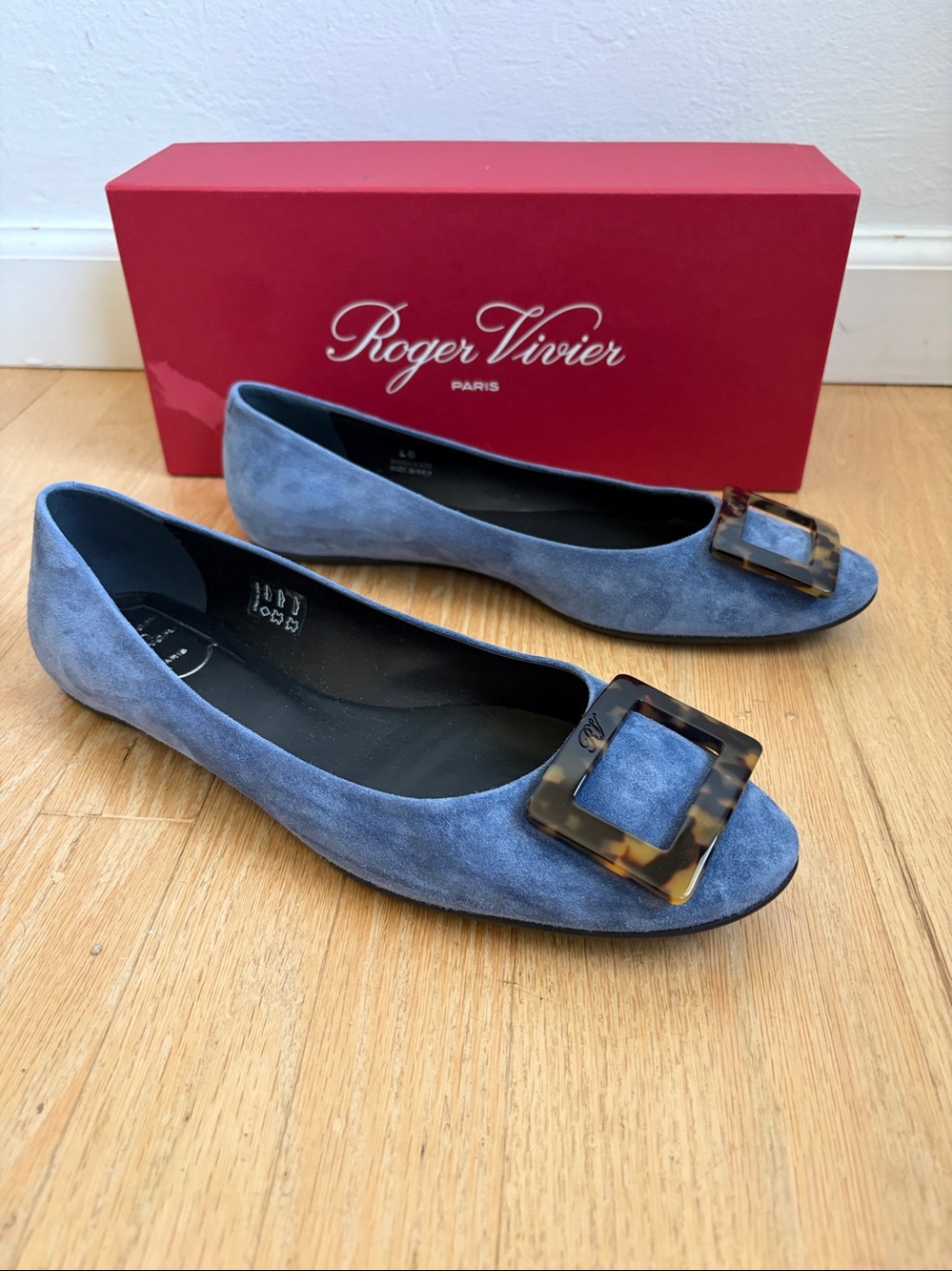 Roger Vivier Gomette blue suede tortoise accent size 10b 40